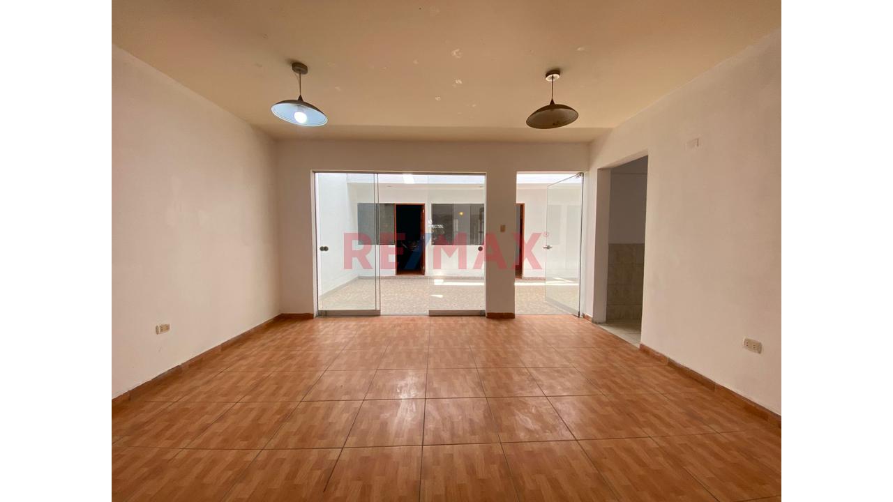 Venta De Casa De 3 Pisos Con Departamento Independiente - San Juan De Miraflores - 4