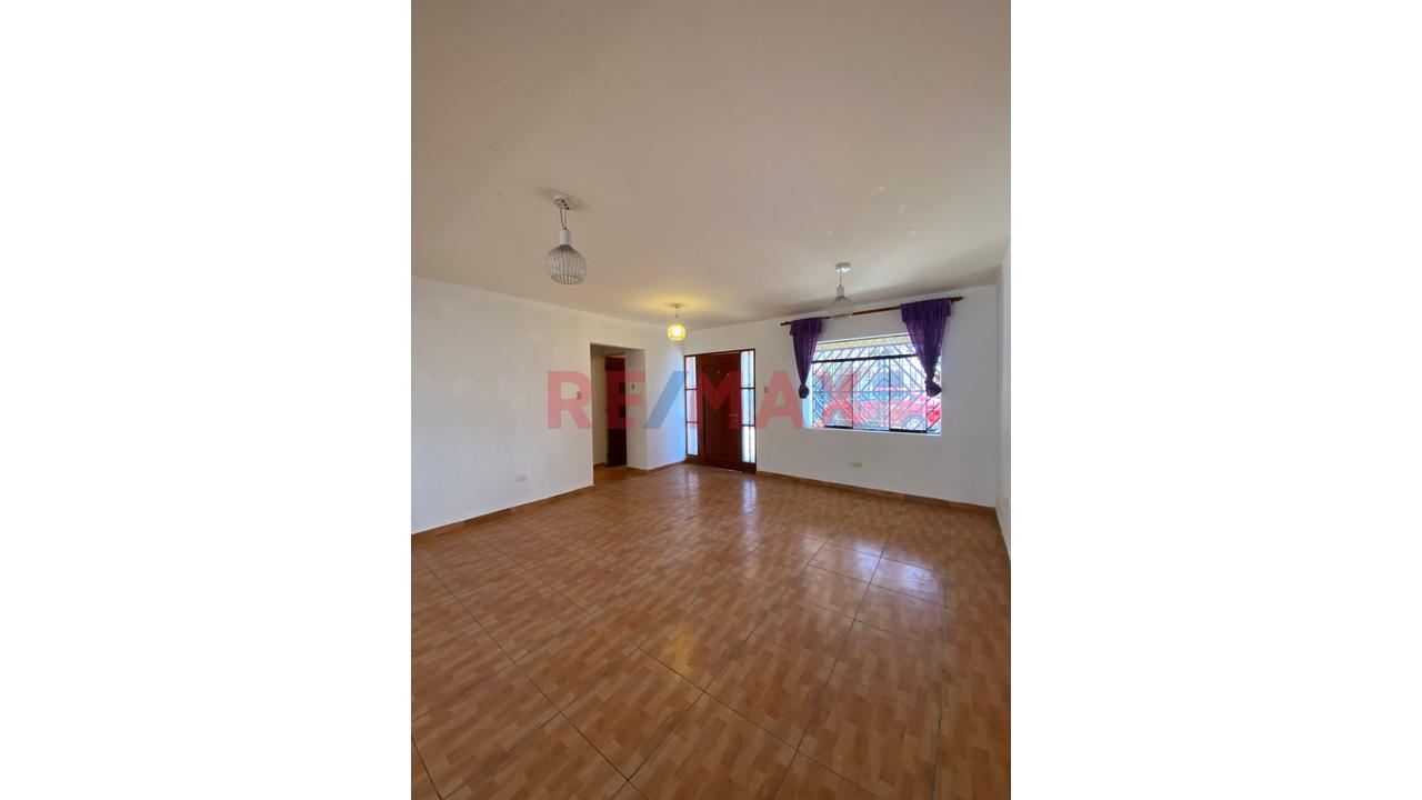 Venta De Casa De 3 Pisos Con Departamento Independiente - San Juan De Miraflores - 6