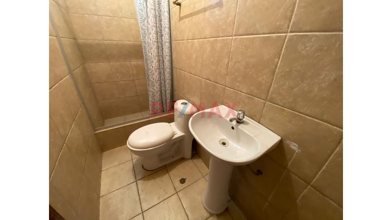 Venta De Casa De 3 Pisos Con Departamento Independiente - San Juan De Miraflores - 8