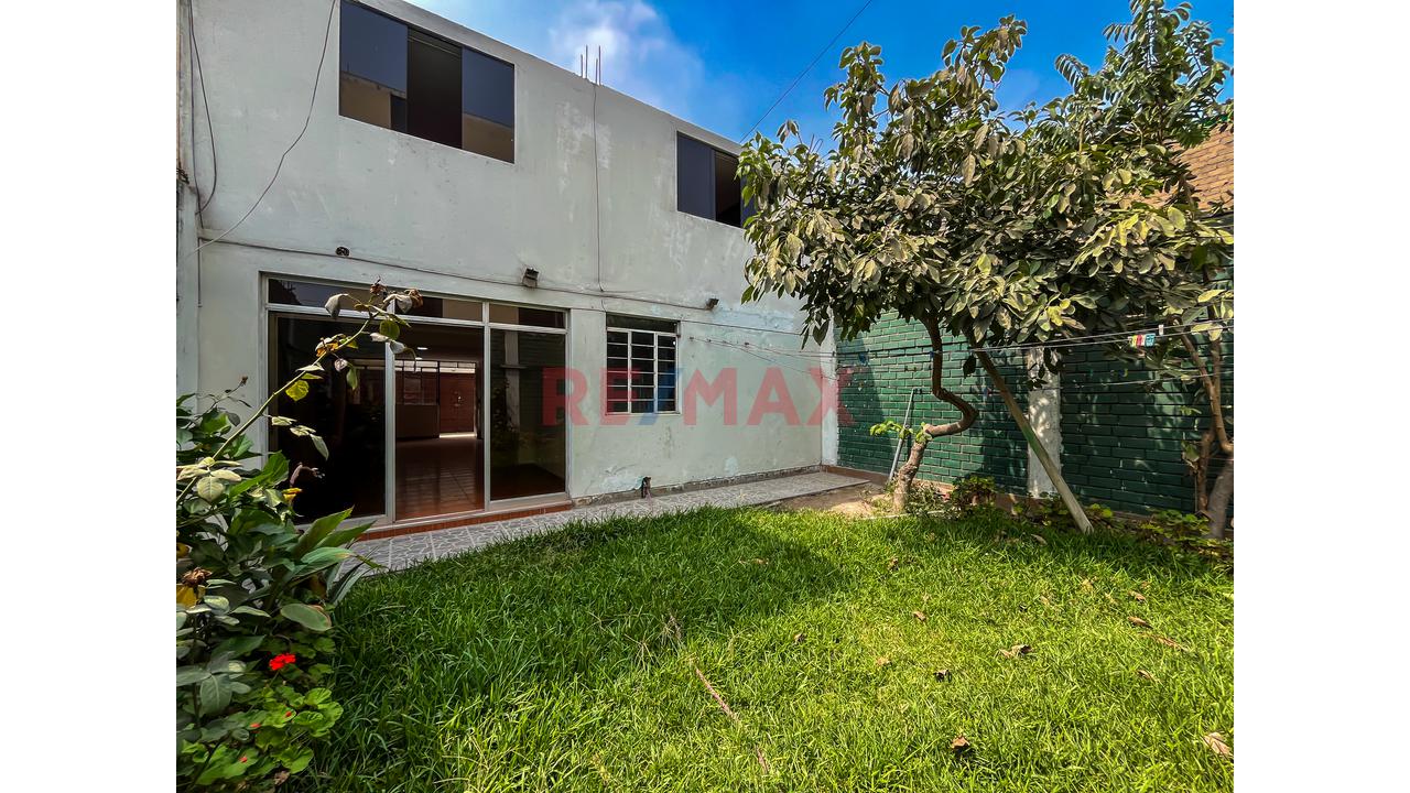 Casa de 5 dormitorios en Comas, 240 m² — foto 3