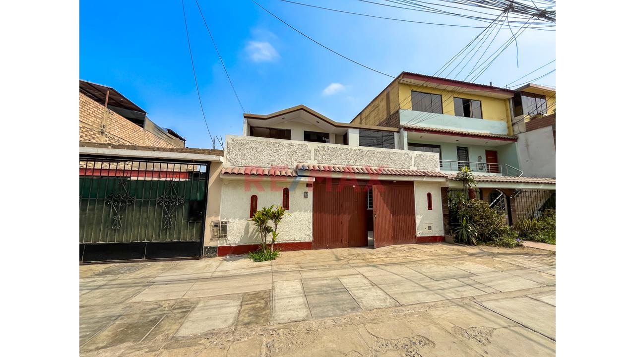 Casa de 5 dormitorios en Comas, 240 m²