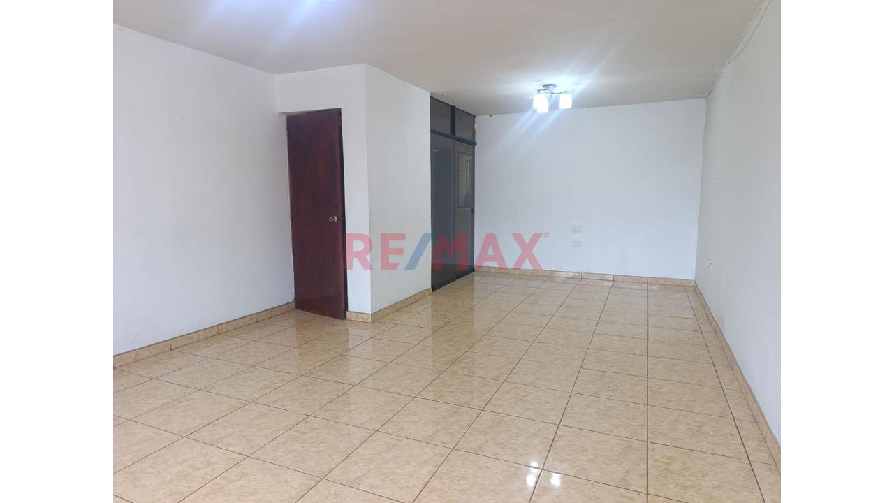 Amplio Departamento De 107 M² Frente A Parque – Los Olivos - 5