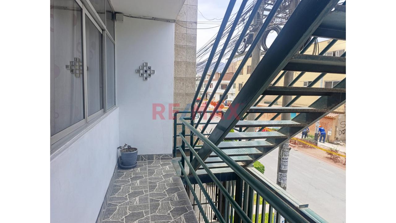 Amplio Departamento De 107 M² Frente A Parque – Los Olivos - 13