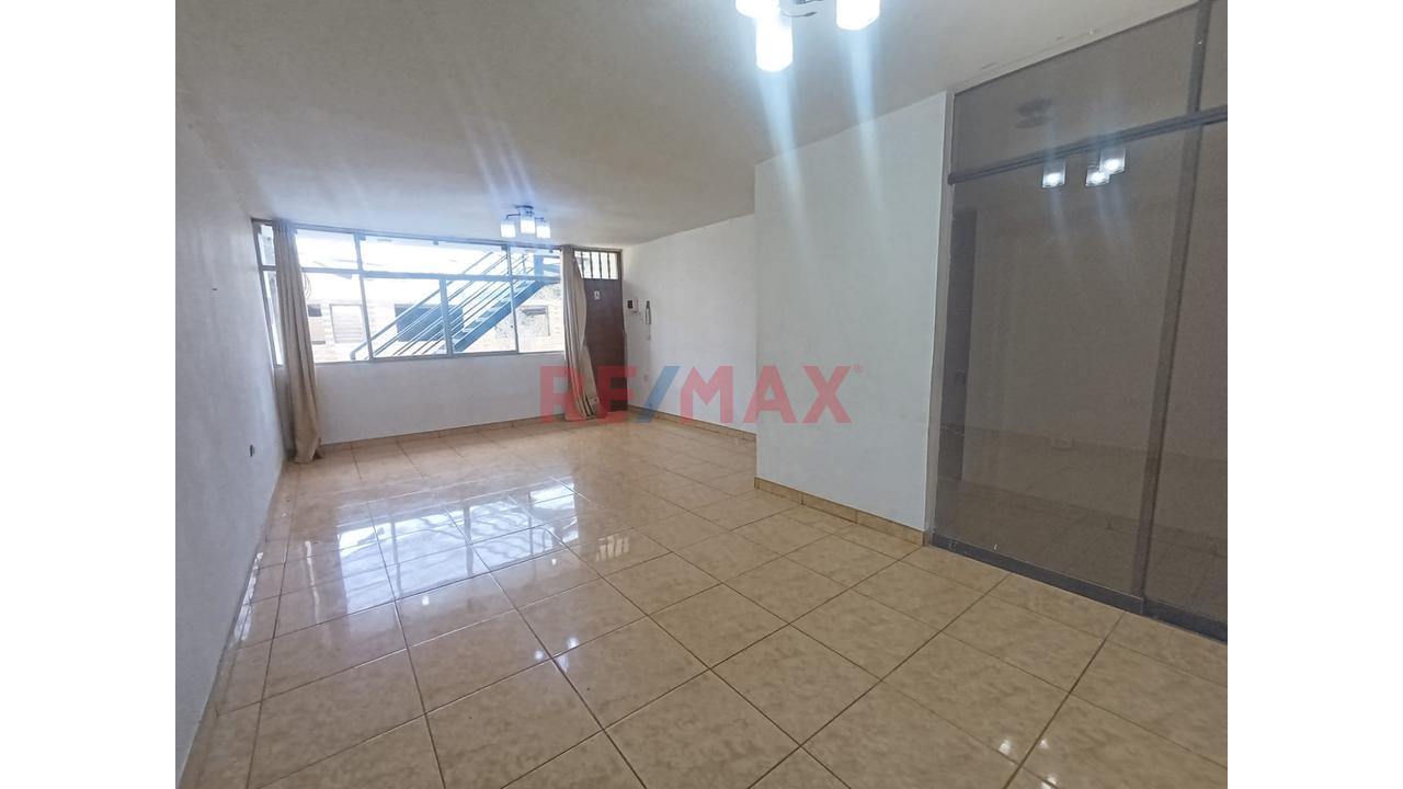 Amplio Departamento De 107 M² Frente A Parque – Los Olivos - 3