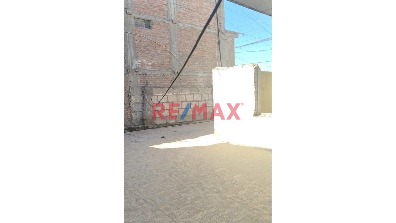 En Alquiler Terreno Comercial - Las Peñas Socabaya - 1