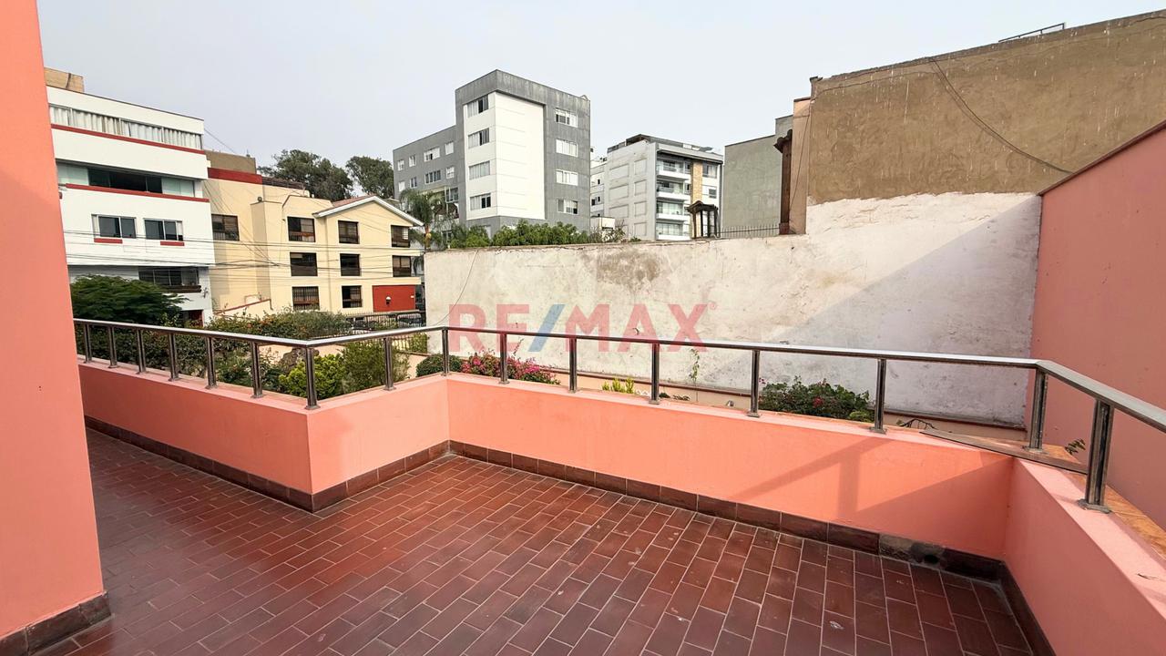 En Venta Hermosa Y Amplia Casa En Esquina Con Doble Frente 495Mt2 En Exclusiva Zona De San Isidro - 16