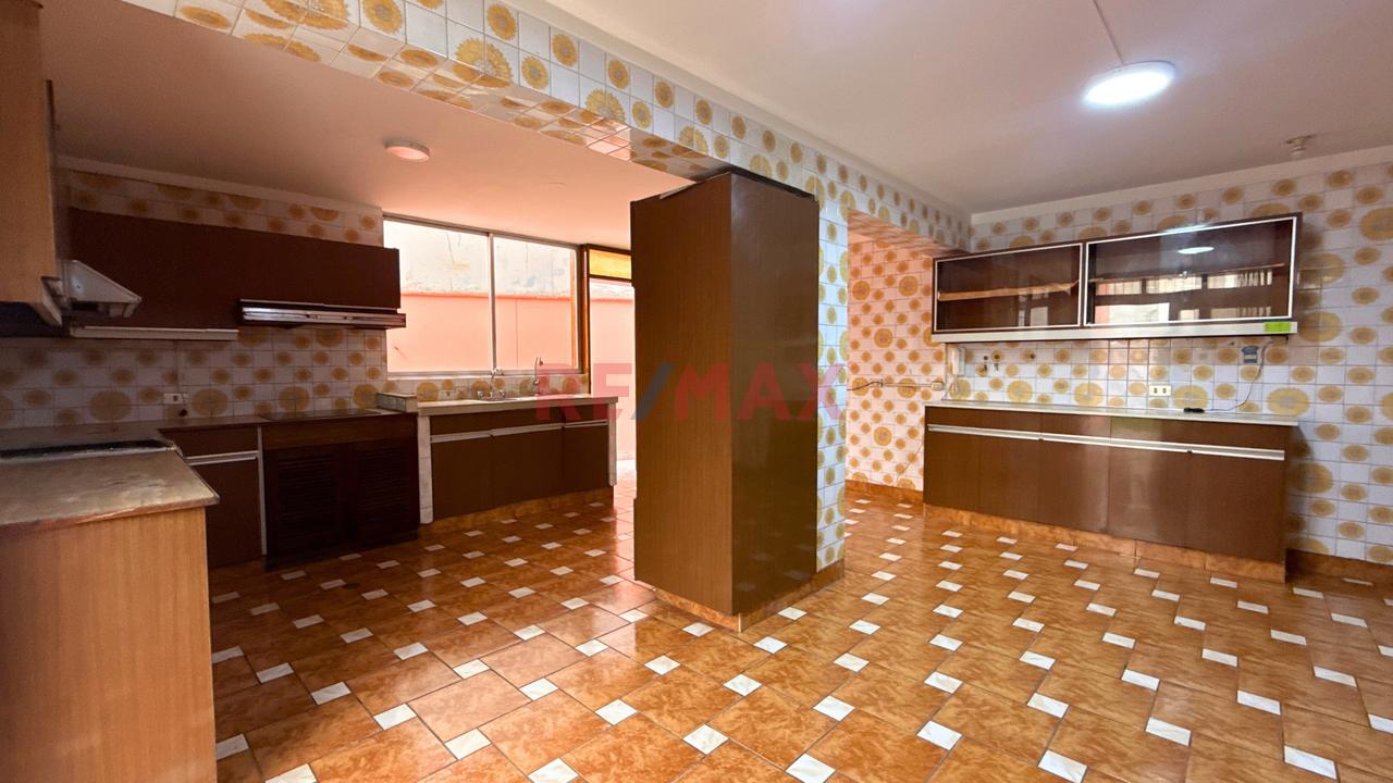 En Venta Hermosa Y Amplia Casa En Esquina Con Doble Frente 495Mt2 En Exclusiva Zona De San Isidro - 10