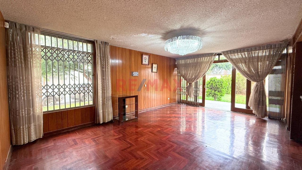 En Venta Hermosa Y Amplia Casa En Esquina Con Doble Frente 495Mt2 En Exclusiva Zona De San Isidro - 5