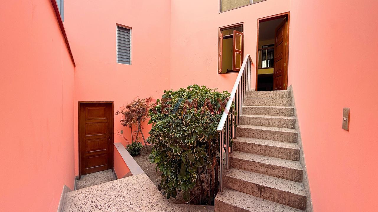 En Venta Hermosa Y Amplia Casa En Esquina Con Doble Frente 495Mt2 En Exclusiva Zona De San Isidro - 21