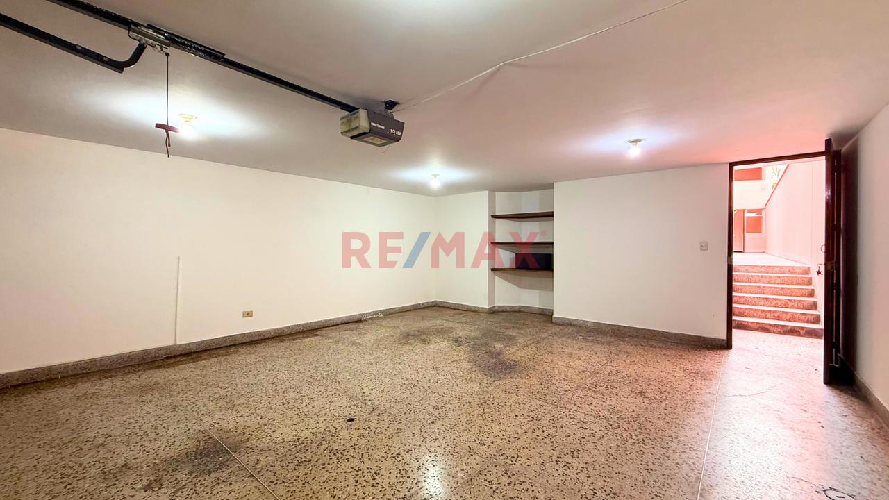 En Venta Hermosa Y Amplia Casa En Esquina Con Doble Frente 495Mt2 En Exclusiva Zona De San Isidro - 18