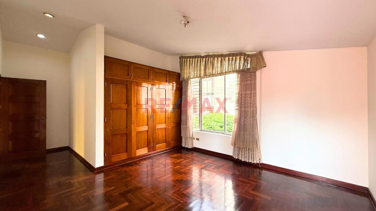 En Venta Hermosa Y Amplia Casa En Esquina Con Doble Frente 495Mt2 En Exclusiva Zona De San Isidro - 15