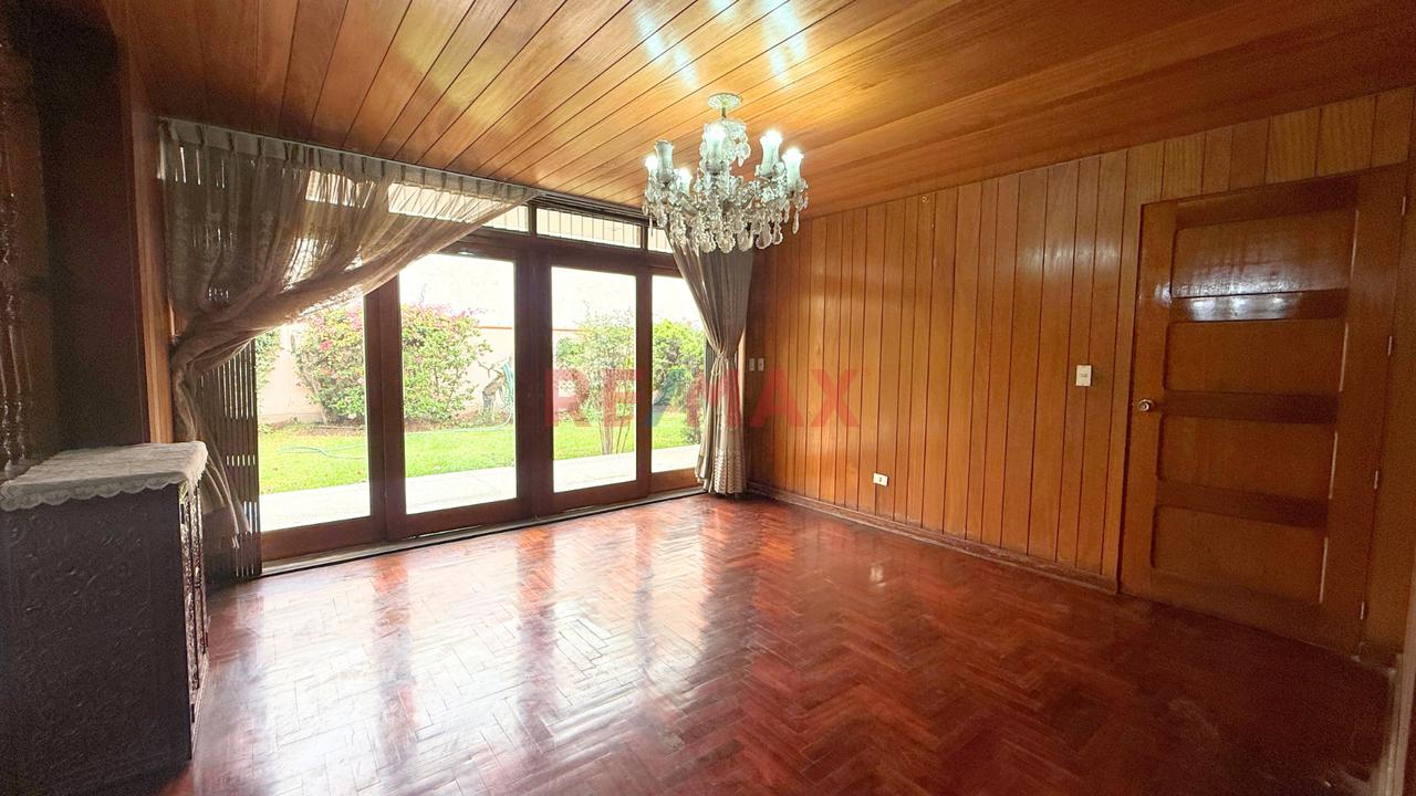 En Venta Hermosa Y Amplia Casa En Esquina Con Doble Frente 495Mt2 En Exclusiva Zona De San Isidro - 3