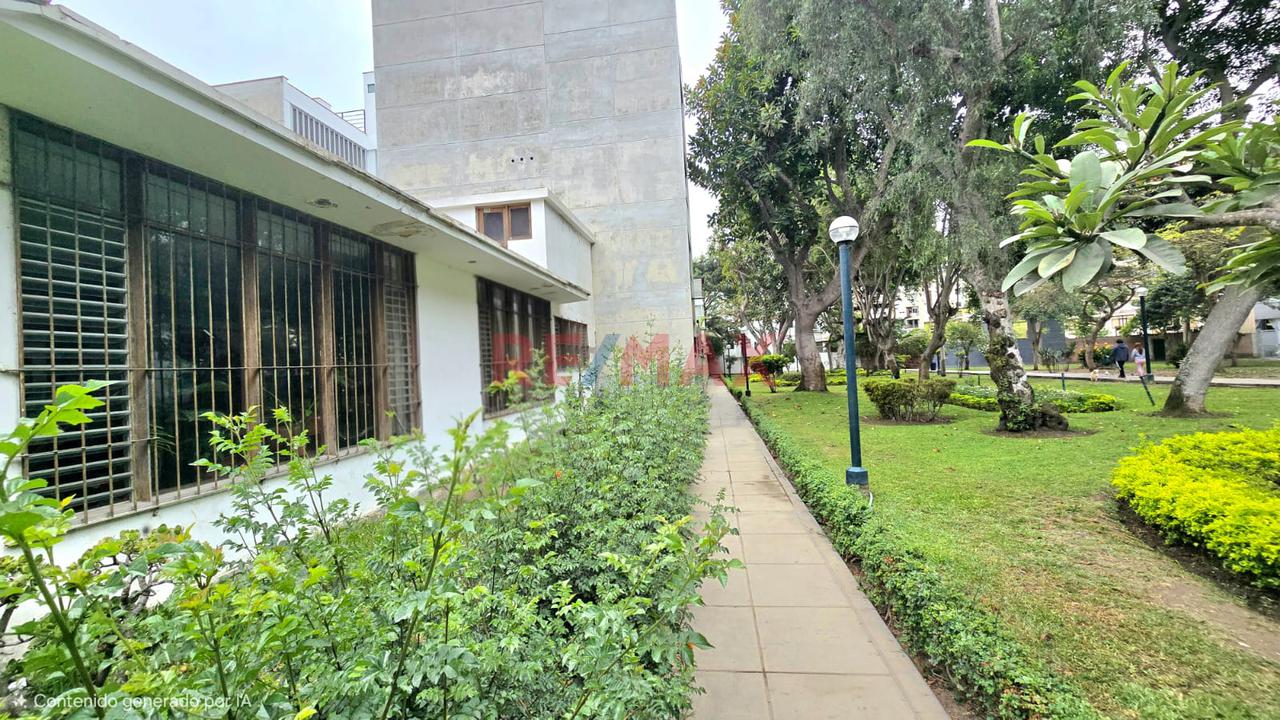 Casa Como Terreno At 405 M² En Aurora – Miraflores | Frente A Parque | 3 Frentes - 4