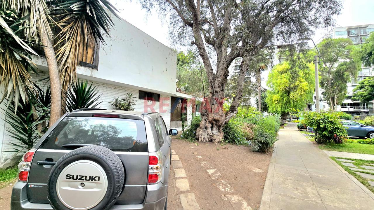 Casa Como Terreno At 405 M² En Aurora – Miraflores | Frente A Parque | 3 Frentes - 8