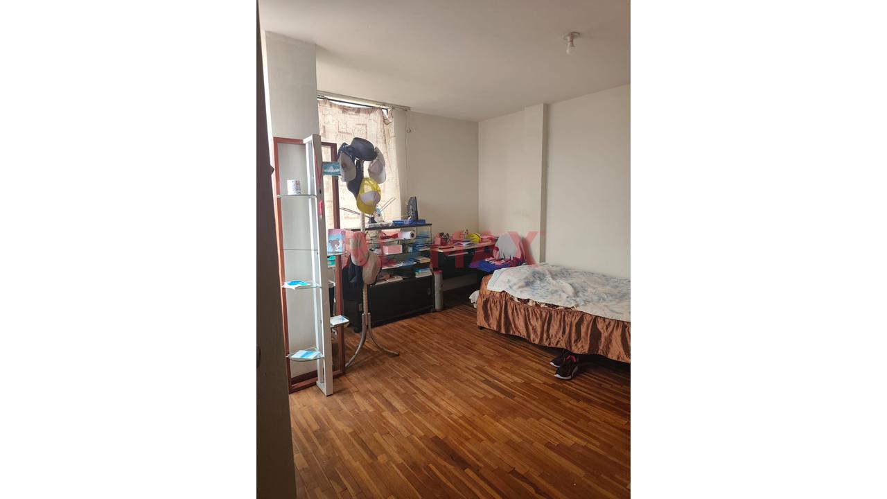***Oportunidad *** Venta Departamento En La Perla Callao En 3Er Piso + Azotea ***222M2 — foto 2