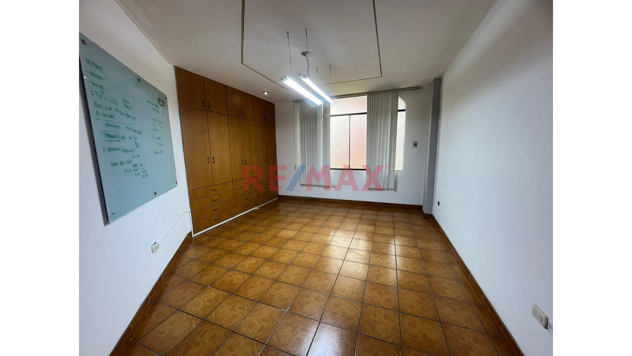 🏡✨ Excelente Oportunidad De Inversión En Ate - 2