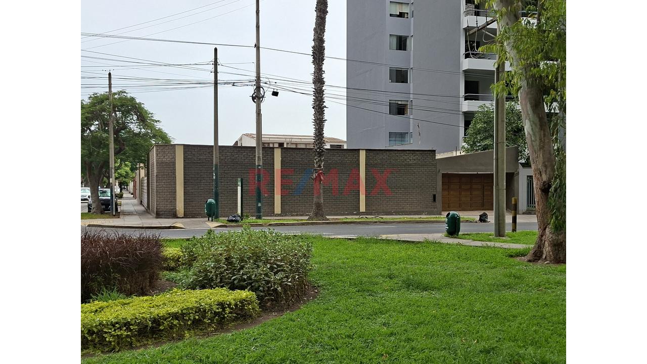 Venta De Terreno En Corpac – San Isidro - 1