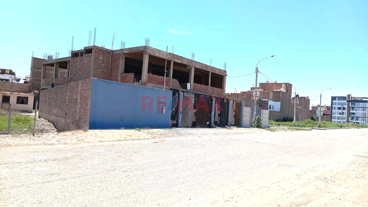 Excelente Terreno En Venta En La Exclusiva Urb. Villa Del Norte - Con Doble Frente - Accesos Independientes - 6