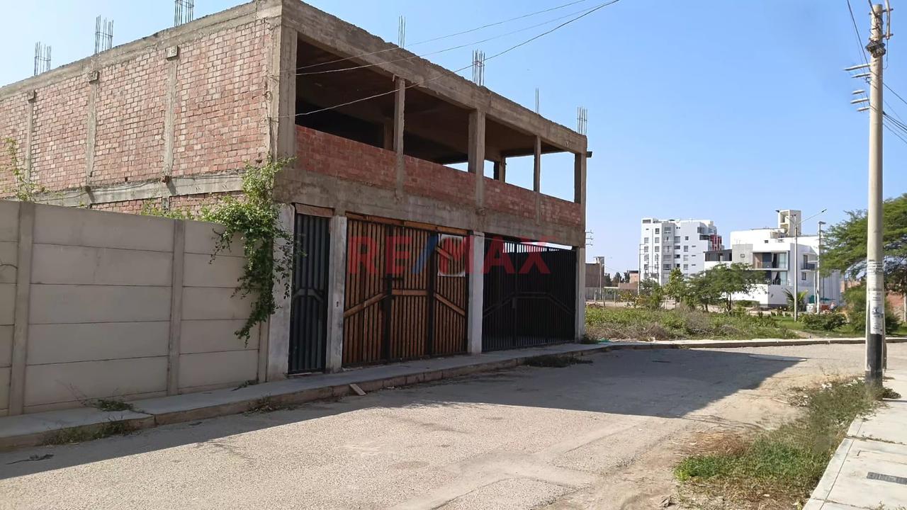 Excelente Terreno En Venta En La Exclusiva Urb. Villa Del Norte - Con Doble Frente - Accesos Independientes - 8