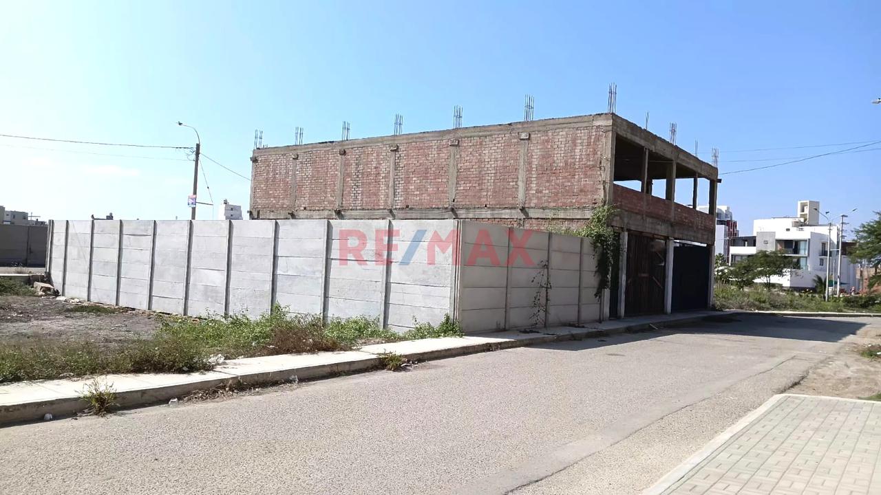 Excelente Terreno En Venta En La Exclusiva Urb. Villa Del Norte - Con Doble Frente - Accesos Independientes - 7