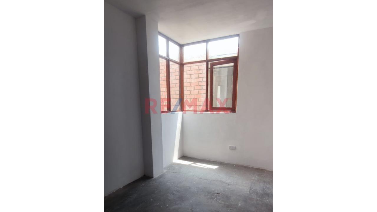 Casa En Huampaní – 320 M² De Terreno | 470 M² Construidos | 10 Dormitorios - 10