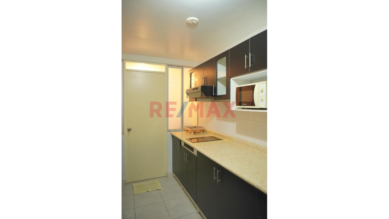 Amplio Departamento En Chorrillos En Condominio Lindas Areas Sociales — foto 7