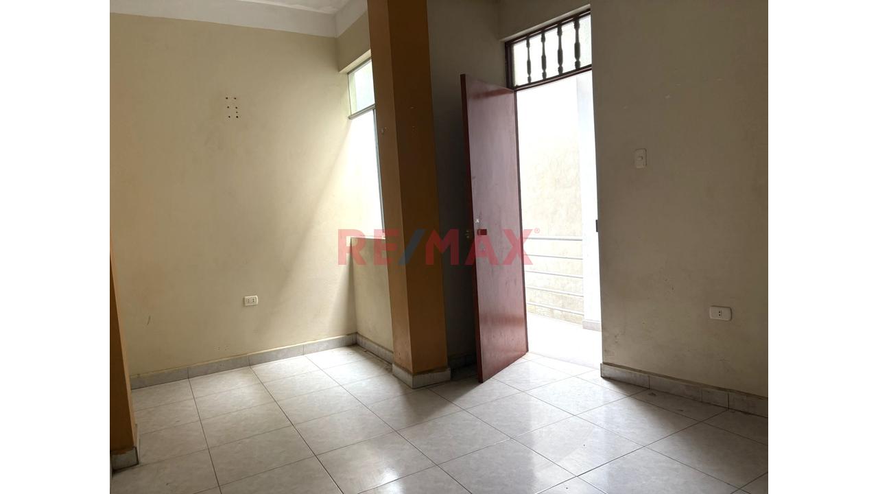 Casa Comercial Cerca Mercado La Hermelinda - 14