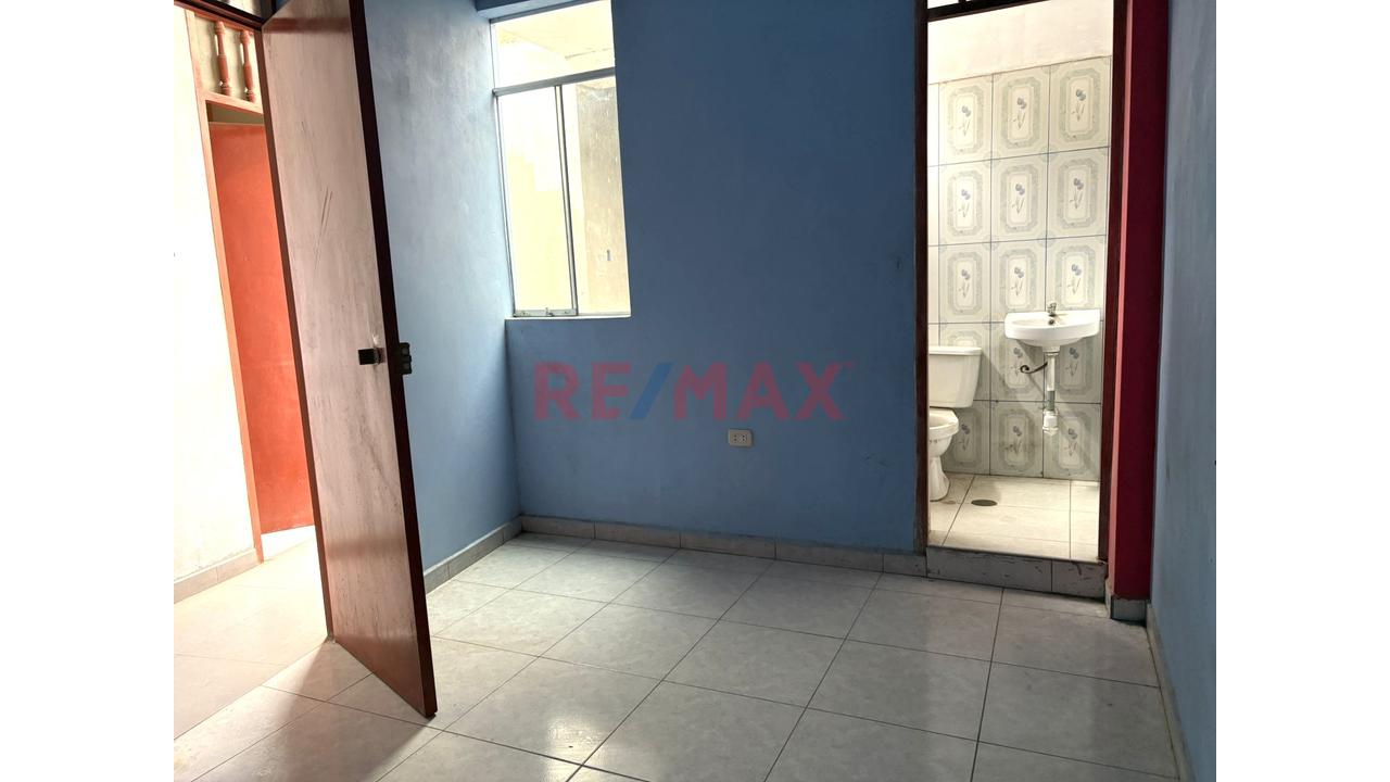 Casa Comercial Cerca Mercado La Hermelinda - 13