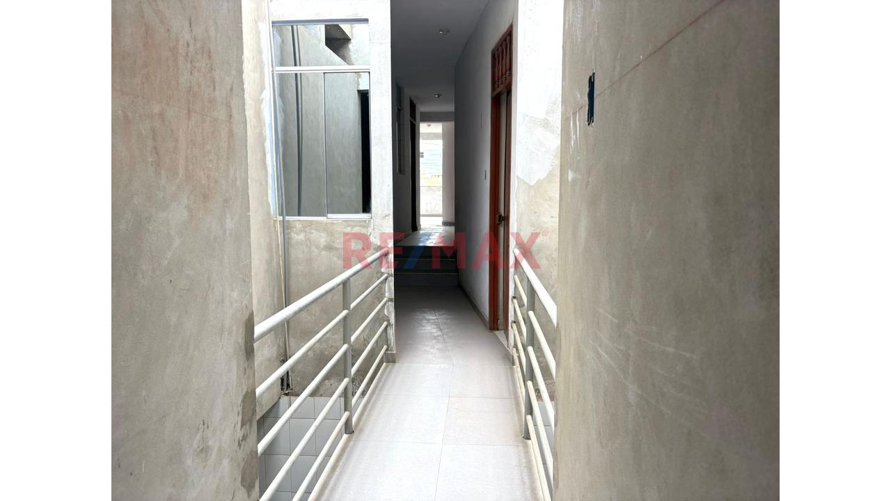 Casa Comercial Cerca Mercado La Hermelinda - 18