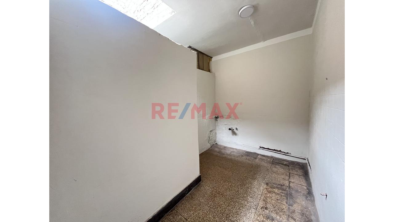 Departamento En Venta 2Do Piso Con Aires E Ingreso Independiente Cerca A Av. Grau — foto 13