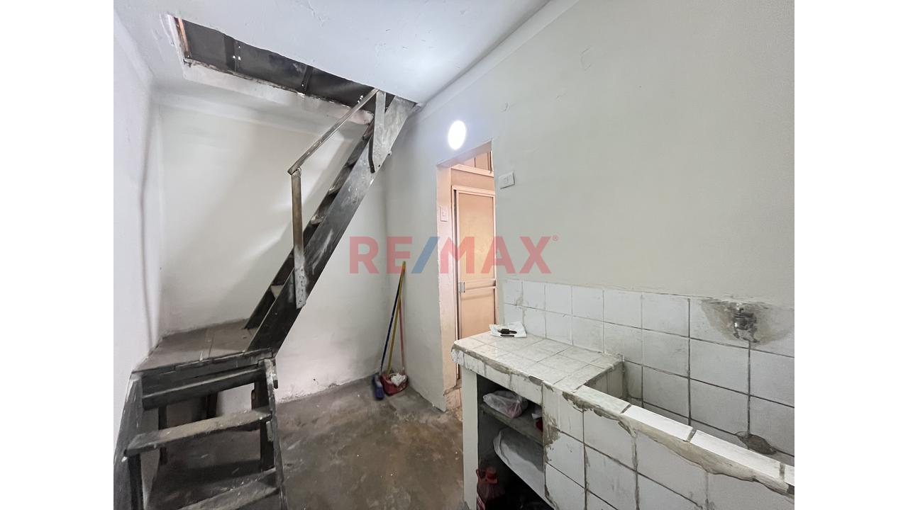 Departamento En Venta 2Do Piso Con Aires E Ingreso Independiente Cerca A Av. Grau — foto 15