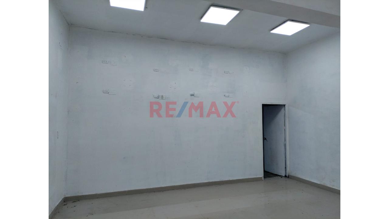 Se Vende Local Comercial - 3