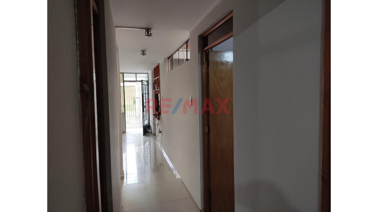 Casa En Venta En Zona Segura De Carapongo - Lurigancho 🏡 - 17