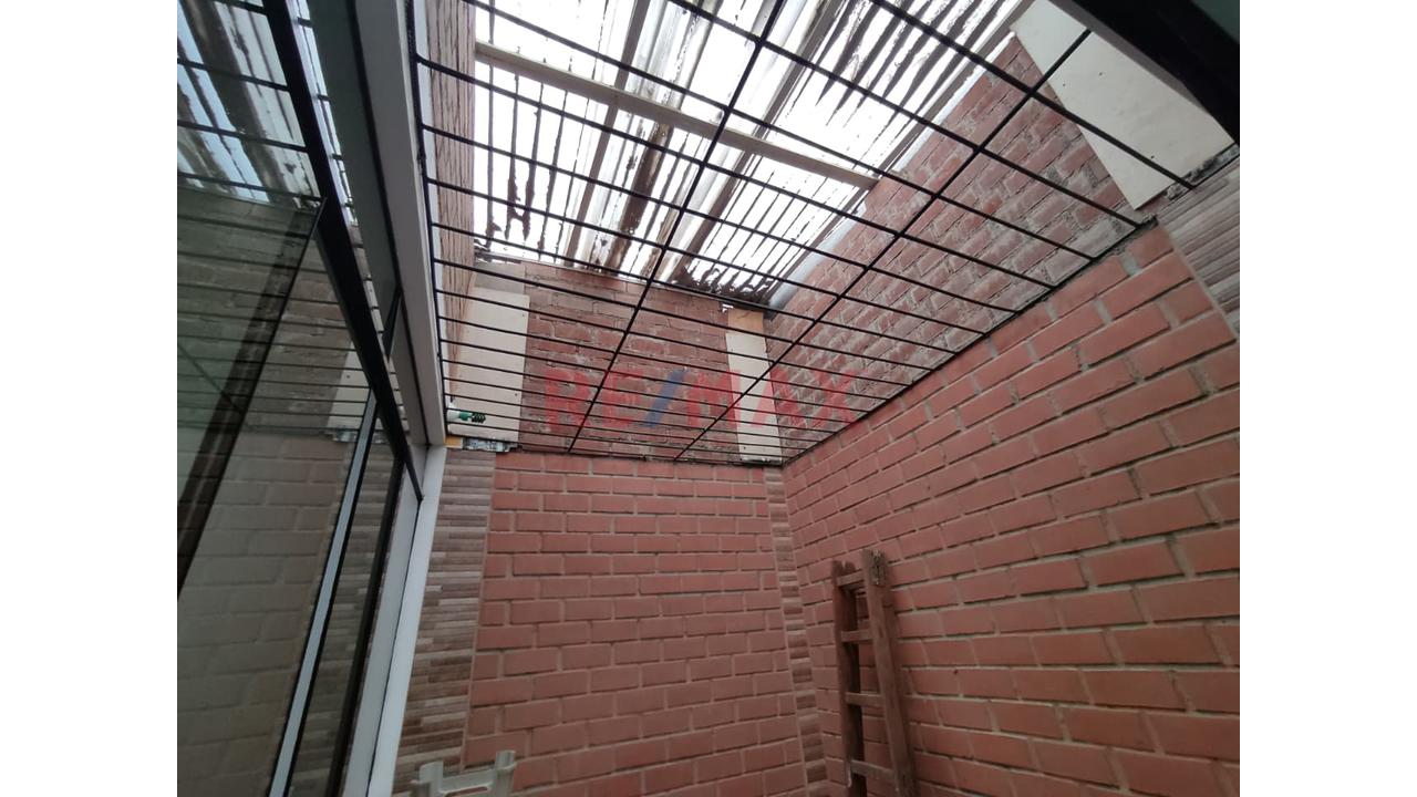 Casa En Venta En Zona Segura De Carapongo - Lurigancho 🏡 - 18