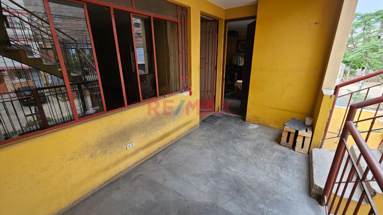 Venta De 130M² Amplio Segundo Piso  San Juan De Lurigancho — foto 2