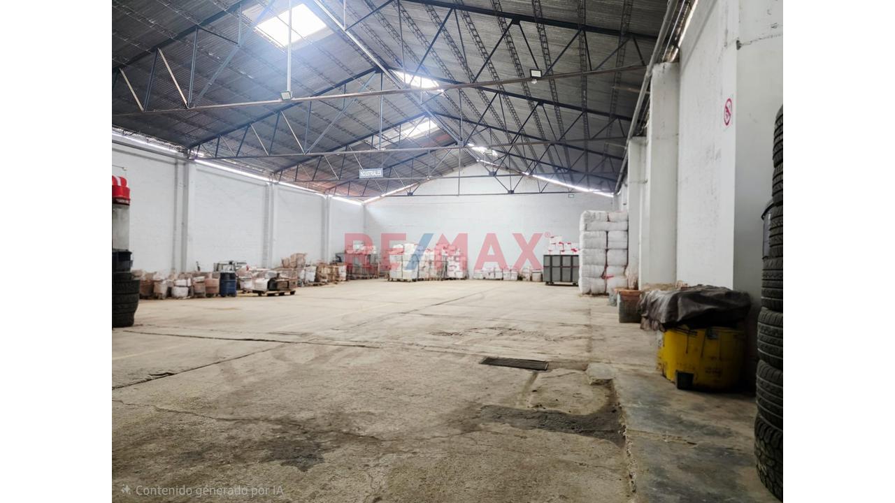 Vendo Amplio Local Industrial - En El Parque Industrial - 20