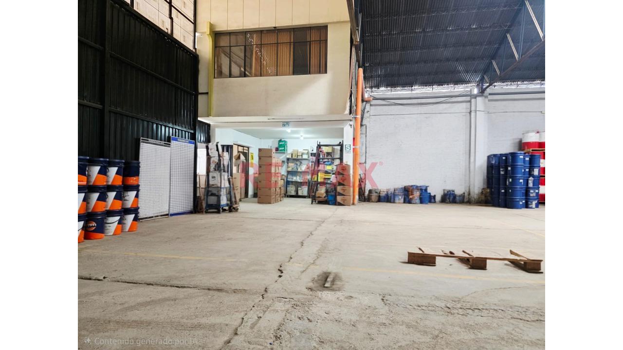 Vendo Amplio Local Industrial - En El Parque Industrial - 21