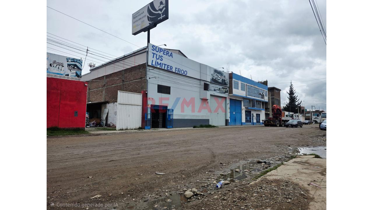 Vendo Amplio Local Industrial - En El Parque Industrial - 1