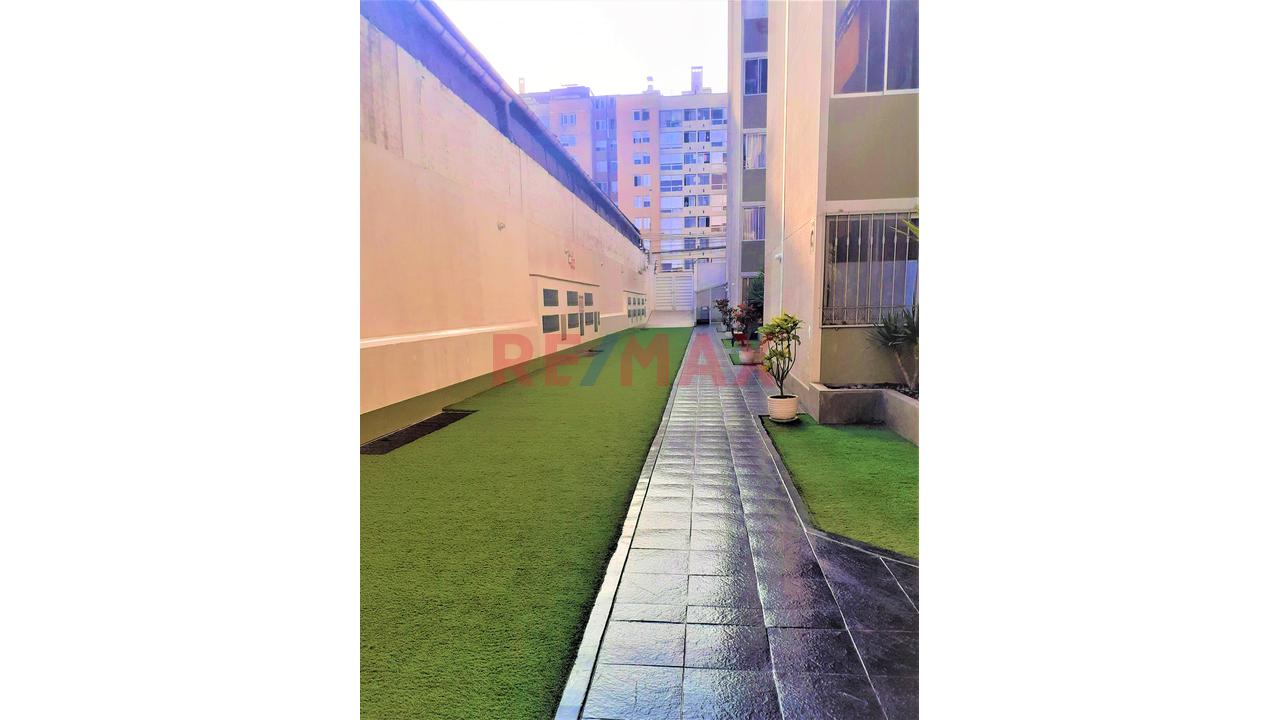 Lindo Dpto.En Venta Con Cochera En Urb. La Campiña-Chorrillos — foto 12