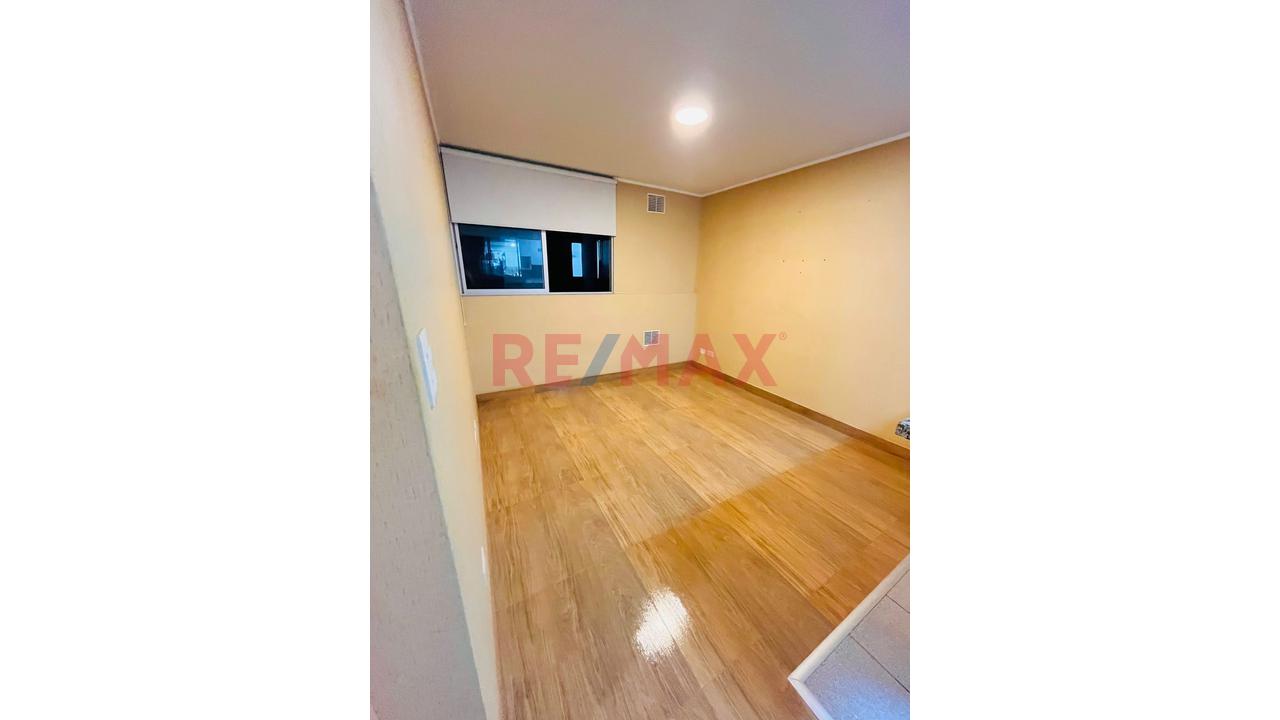 Lindo Dpto.En Venta Con Cochera En Urb. La Campiña-Chorrillos — foto 3