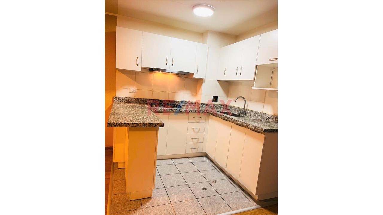 Lindo Dpto.En Venta Con Cochera En Urb. La Campiña-Chorrillos — foto 2