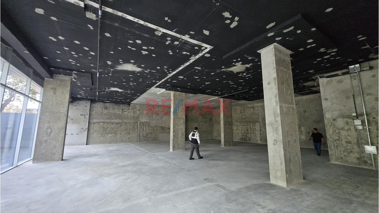 Alquiler De Local Comercial En Gris - San Isidro - 4