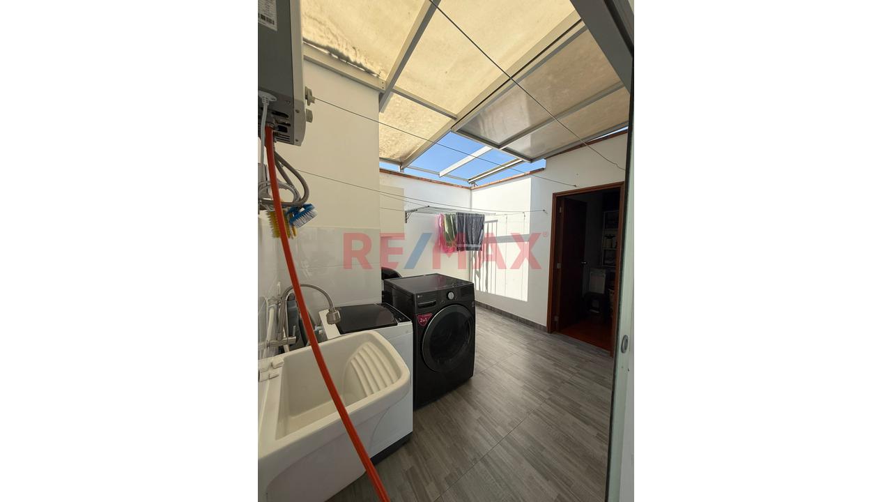 Dúplex Frente A Parque En La Calera – 186 M² – 3 Dormitorios Con Baño – Terraza - 4