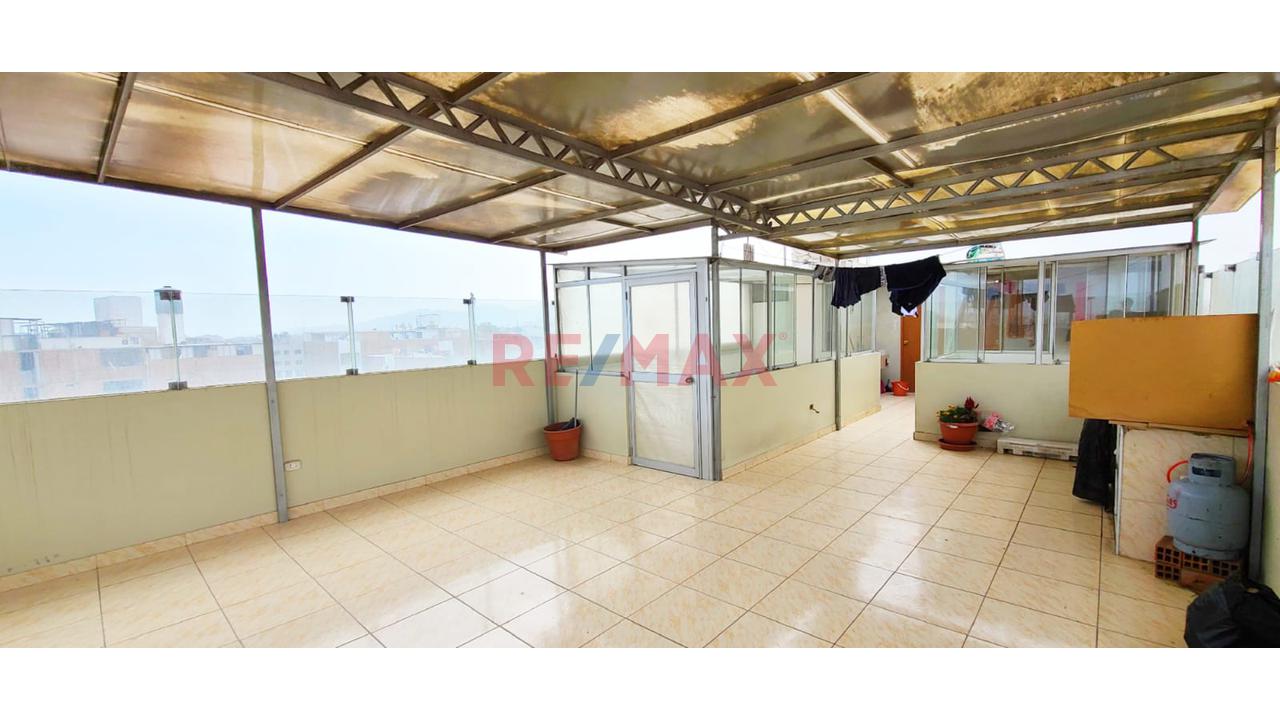 Alquiler De Amplio Departamento Con Balcon En Los Olivos De 120M² - 20
