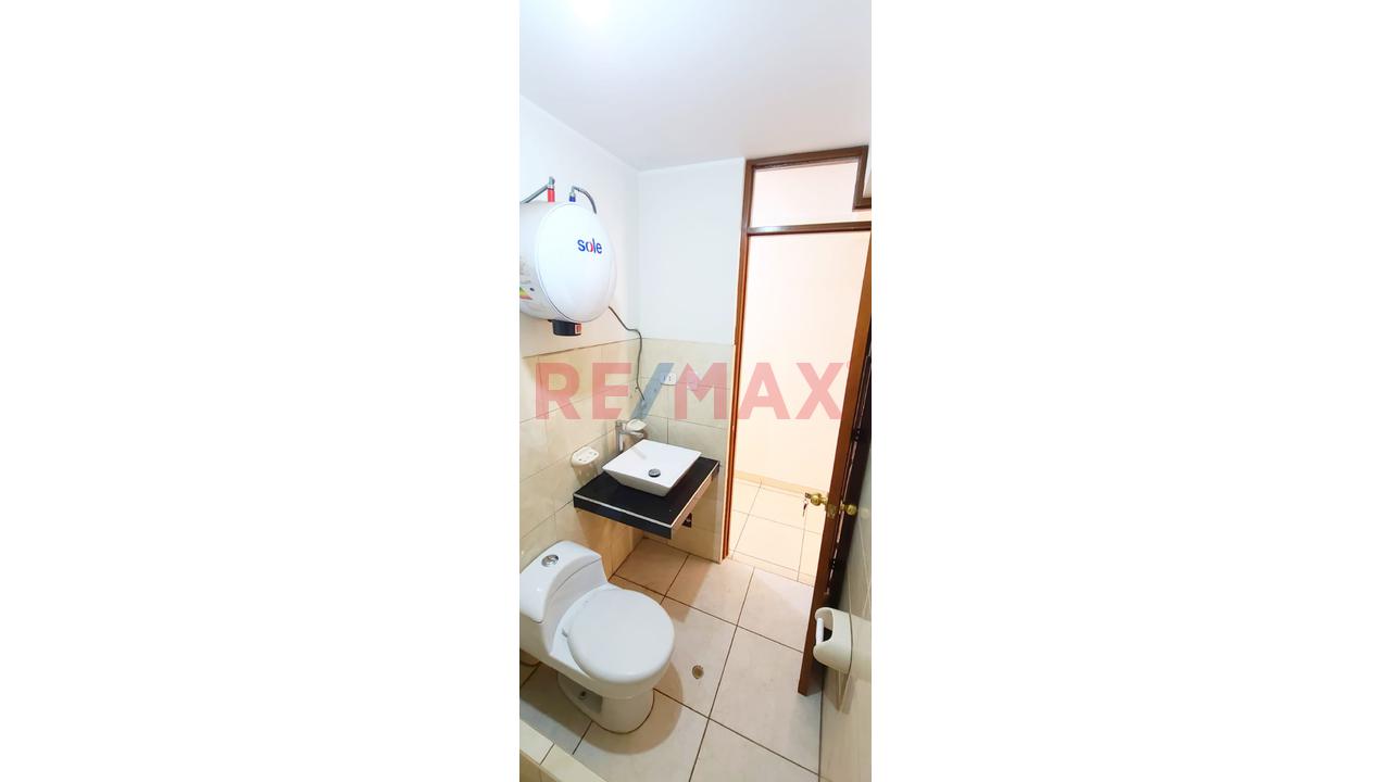 Alquiler De Amplio Departamento Con Balcon En Los Olivos De 120M² — foto 7