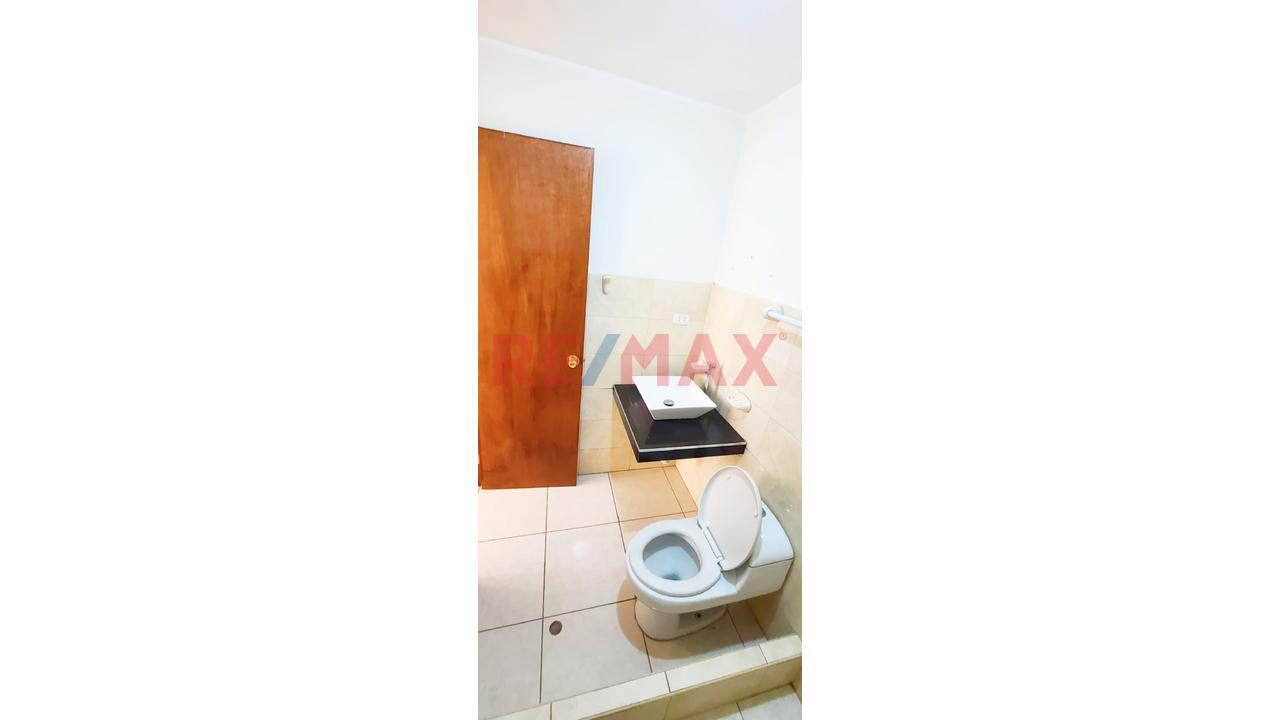 Alquiler De Amplio Departamento Con Balcon En Los Olivos De 120M² - 18