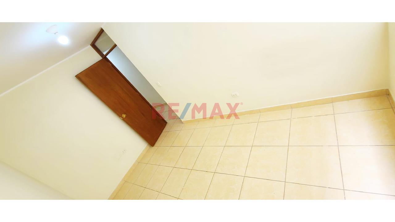 Alquiler De Amplio Departamento Con Balcon En Los Olivos De 120M² — foto 12