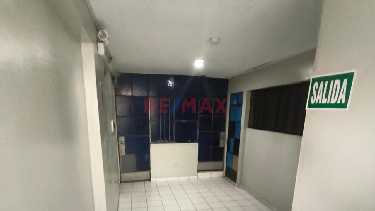Venta Edificio Comercial Para Inversion En Sjm 5 Pisos A 1 Cuadra Av. Los Heroes - 7