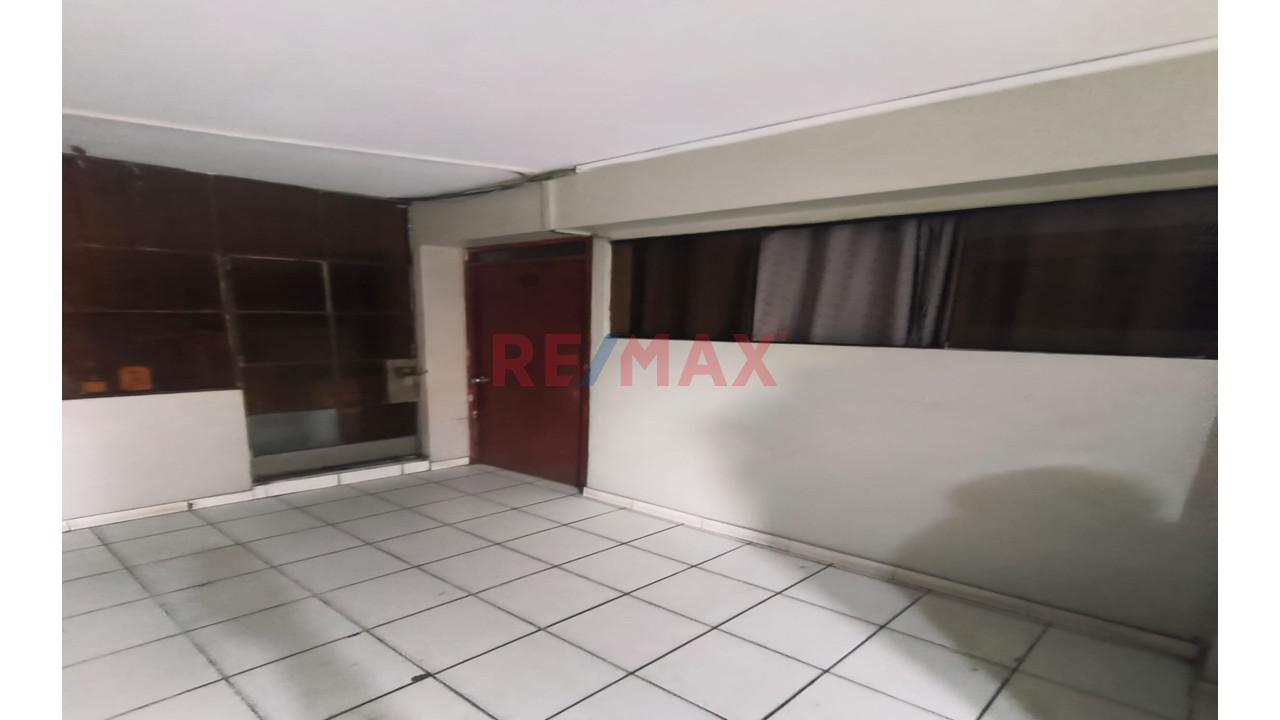 Venta Edificio Comercial Para Inversion En Sjm 5 Pisos A 1 Cuadra Av. Los Heroes - 5