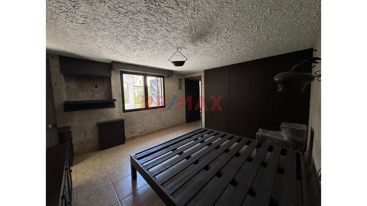 Vendo Hermosa Casa De Estilo Tradicional En La Av. Arancota - Entrada De Tiabaya - 4